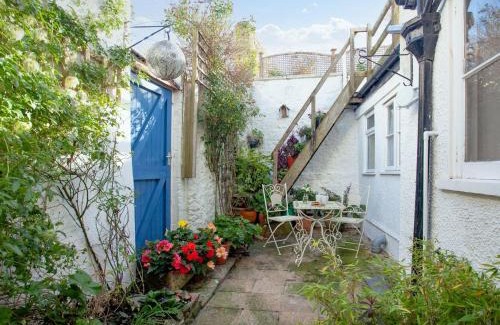 Colyton House | Harvey Cottage