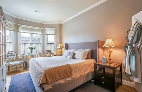 Oak Park Bed & Breakfast | Harvey House Bed & Breakfast