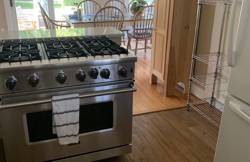 Harwich Port Cottage | Harwich Port -Walk to Atlantic Street Beach and Downtown Shops