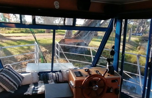 Mannum Boat Rental | Hasta La Vista river cruiser - CLOSED due to major river flooding. No Bookings.