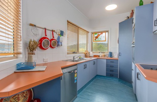 Hastings Point Apartment | Hastings Cove - 1 Bedroom Upstairs Garden Apartment!