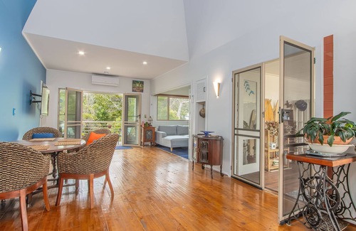 Hastings Point Apartment | Hastings Cove - 1 Bedroom Upstairs Garden Apartment!