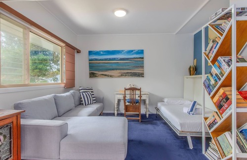 Hastings Point Apartment | Hastings Cove - 1 Bedroom Upstairs Garden Apartment!