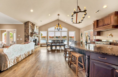 Moneta House | Hastings on Hickory - Huge lake estate with private dock & amazing lake/mtn view