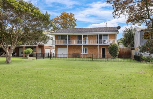 North Shore House | Hastings Riverside Holiday Home