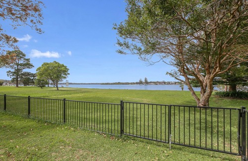 North Shore House | Hastings Riverside Holiday Home
