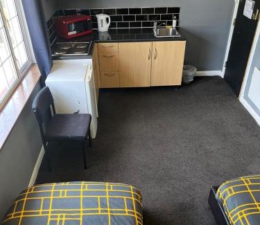 Hatfield House | Hatfield SAVE-MONEY Rooms - 10over10 for PRICE!