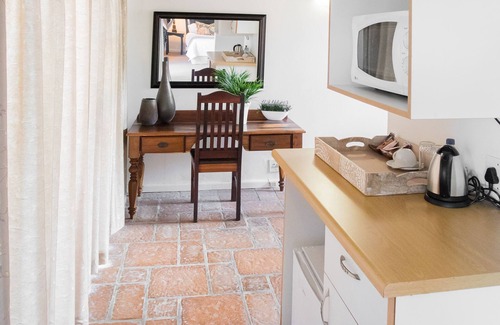Bunkers Hill House | Hathaway Guest House