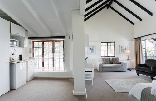 Bunkers Hill House | Hathaway Guest House