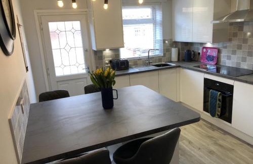 Lincoln House | Hattie's Cottage