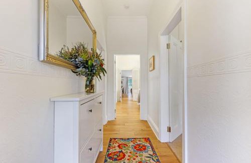 Leura House | Hatton Ville Fireplace Village 5 Minutes Gardens