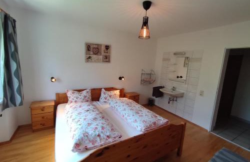 Wenns Apartment | Haus AlpenHahn