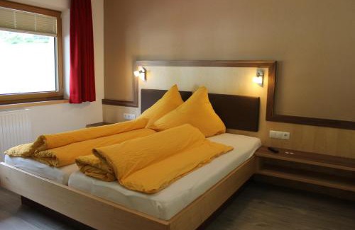 Gries Bed & Breakfast | Haus Alpina & Landhaus Schöpf