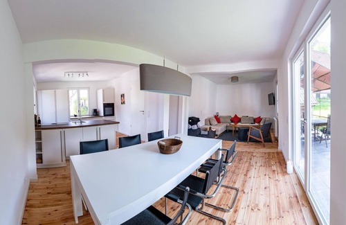 Nothweiler Apartment | Haus Am Brunnen - vacation home, shower and bath, WC, 3 bedrooms