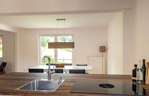 Nothweiler Apartment | Haus Am Brunnen - vacation home, shower and bath, WC, 3 bedrooms