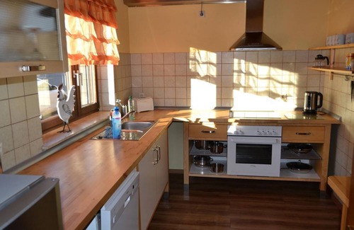 Dahn Apartment | Haus Emil unter der Burg - apartment/apartment, shower, WC, 3 bedrooms
