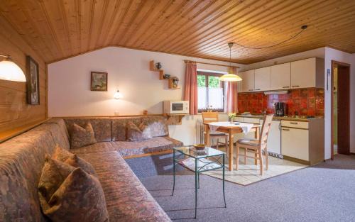 Oberaudorf Apartment | Haus Enzian