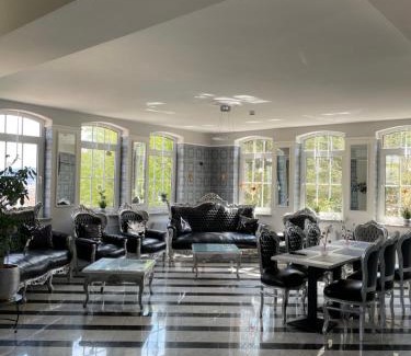 Eisenach House | Haus Hennesburg, garni