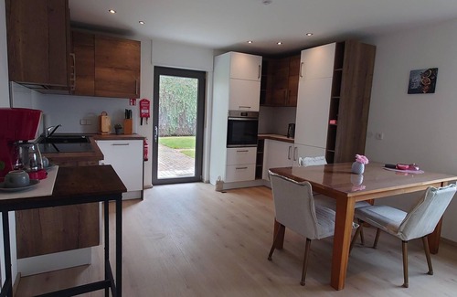 Bruchweiler-Baerenbach House | Haus Keschdekobel - vacation home, shower and bath, WC, 3 bedrooms