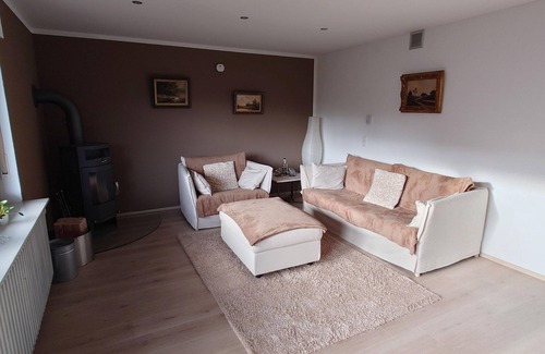 Bruchweiler-Baerenbach House | Haus Keschdekobel - vacation home, shower and bath, WC, 3 bedrooms