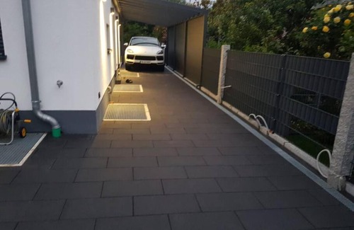 Ebersberg District House | Haus mit 5 Schlafzimmer 2 Bäde 1 Wohnzimmer 3 Park