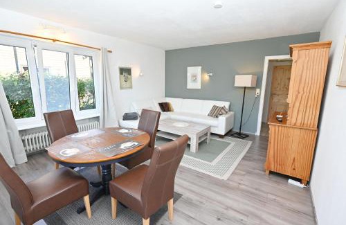 Behrensdorf Apartment | Haus Osbahr Ferienwohnung Waldtraud