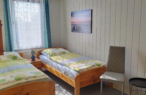 Dahme Apartment | Haus Sandra Fewo 4, 2 Einzelbetten u Schlafcouch
