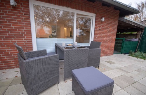 Stickenbuttel House | Haus Seestern - Holiday home Seestern with modern furnishings and fenced garden
