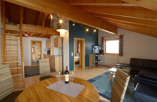 Hopfen am See Condo | Haus Vöhringer - Modern vacation apartment in a top location directly on Lake Hopfensee in the Allgäu