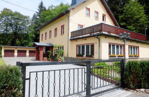 Baerenstein Apartment | Haus Wiesenbaude Fewo 2