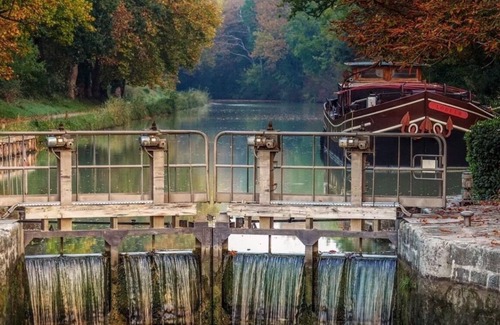 Villedubert Boat Rental | Hausboat Lodela on the Canal du Midi near Carcasonne