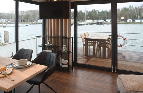 Ostvorpommern Boat Rental | Hausboot 4 Usedom Peenemünde für 4 Personen