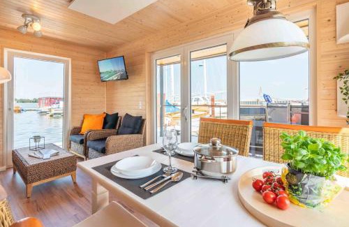 Barth House | Hausboot Arnica mit großem Sonnendeck und Wäschepaketen inklusive