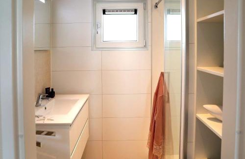 Ribnitz Boat Rental | Hausboot Bernstein Suite