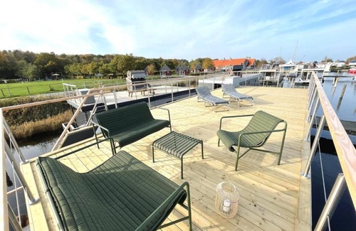 Kragenæs Boat Rental | Hausboot Bruntje für 5pers. mit Großzügiger Dachterrasse in Kragenæs auf Lolland