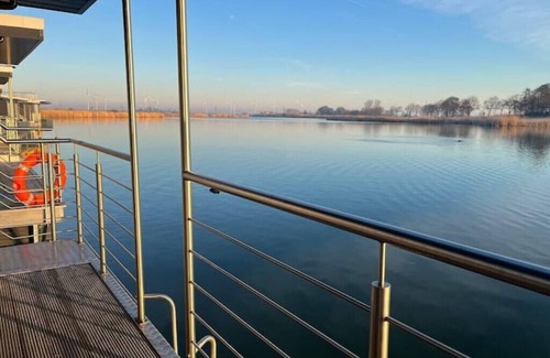 Wangerland Boat Rental | Hausboot der Friesländer