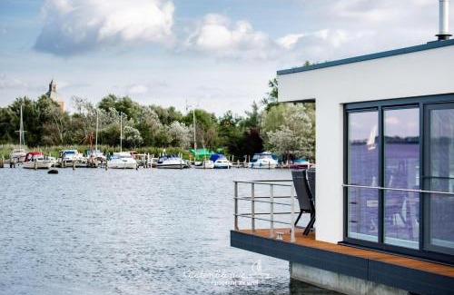 Ribnitz Boat Rental | Hausboot Dory