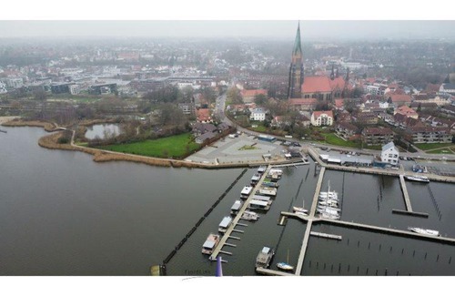 Schleswig Boat Rental | Hausboot Fjord Aries mit Dachterrasse in Schleswig
