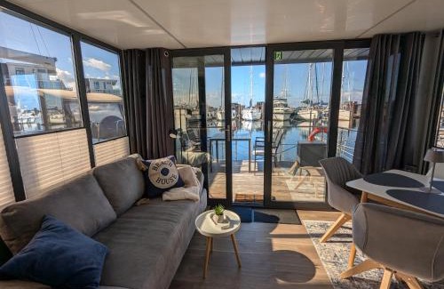 Wendtorf Boat Rental | Hausboot Fjord Stella - Solarboot mit Biosauna in Wendtorf