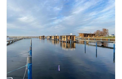 Barth Boat Rental | Hausboot Fjord Vineta mit Biosauna in Barth