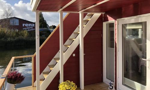 Schleswig Boat Rental | Hausboot Flying Dutchman mit Dachterrasse in Schleswig am Ostseefjord Schlei