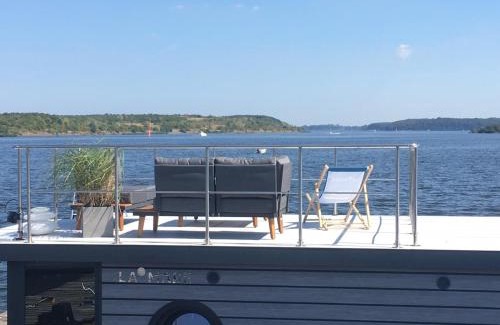 Reppenhagen Boat Rental | Hausboot Hafenprinz Lübeck