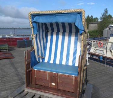 Grossenbrode Boat Rental | Hausboot Kaddi`s Sunflower - Huus & Meer