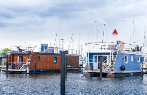Heiligenhafen Boat Rental | Hausboot Lasse Huus & Meer
