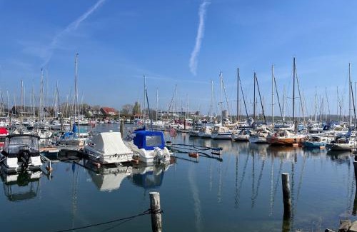 Grossenbrode Boat Rental | Hausboot LUMME - Huus & Meer