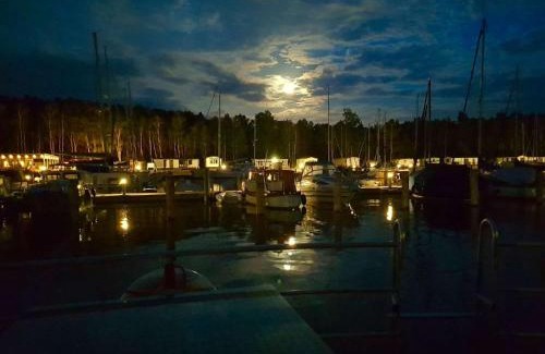 Peenemuende Boat Rental | Hausboot Marama - LP10