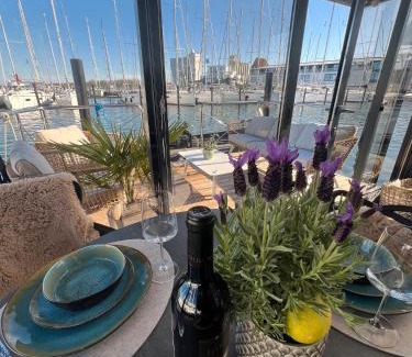 Heiligenhafen Boat Rental | Hausboot mit Motorboot