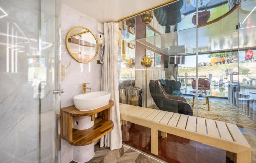 Sagard Boat Rental | Hausboot Relax