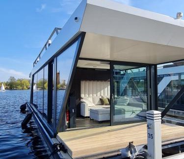Werder Boat Rental | Hausboot Yacht Werder