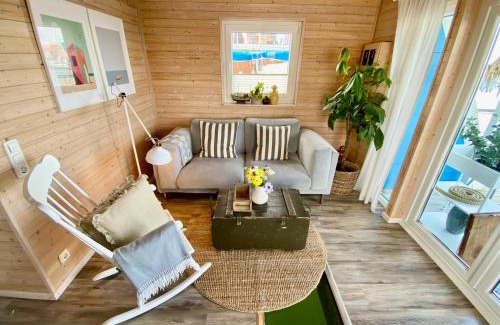 Heiligenhafen Boat Rental | Hausboot Yara am Steg 1D